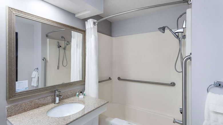 <b>Links Bos Landen Hotel & Spa-Trademark C Room</b>. Images powered by <a href="https://iceportal.shijigroup.com/" title="IcePortal" target="_blank">IcePortal</a>.
