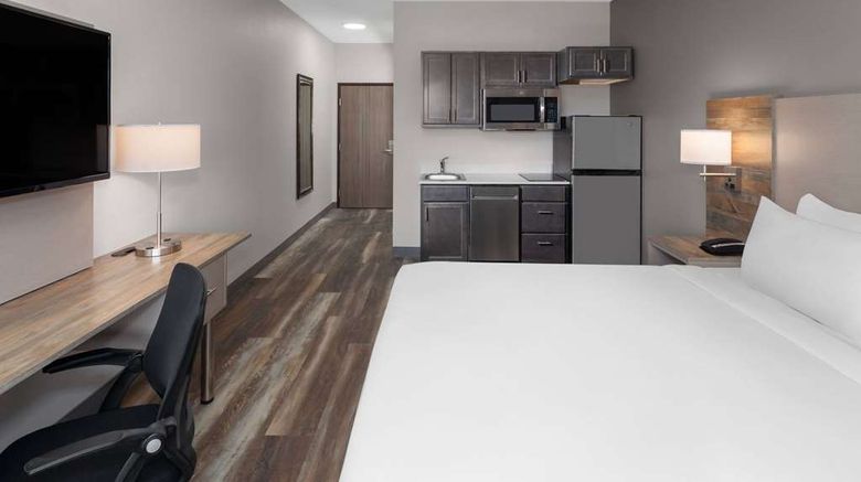 <b>Links Bos Landen Hotel & Spa-Trademark C Suite</b>. Images powered by <a href="https://iceportal.shijigroup.com/" title="IcePortal" target="_blank">IcePortal</a>.