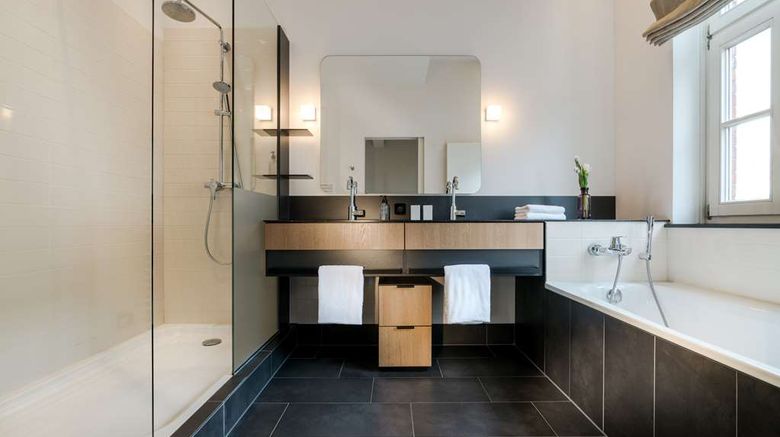 <b>Apartment 040 Suite</b>. Images powered by <a href="https://iceportal.shijigroup.com/" title="IcePortal" target="_blank">IcePortal</a>.
