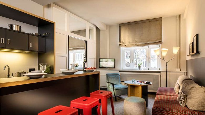 <b>Apartment 040 Suite</b>. Images powered by <a href="https://iceportal.shijigroup.com/" title="IcePortal" target="_blank">IcePortal</a>.