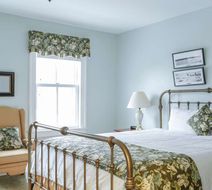 Beekman Arms & Delamater Inn Room