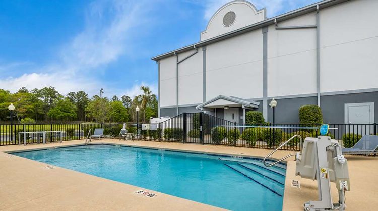 Spark by Hilton Tifton Pool