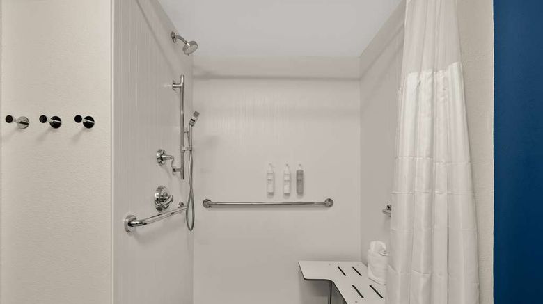 <b>Spark by Hilton Tifton Room</b>. Images powered by <a href="https://iceportal.shijigroup.com/" title="IcePortal" target="_blank">IcePortal</a>.
