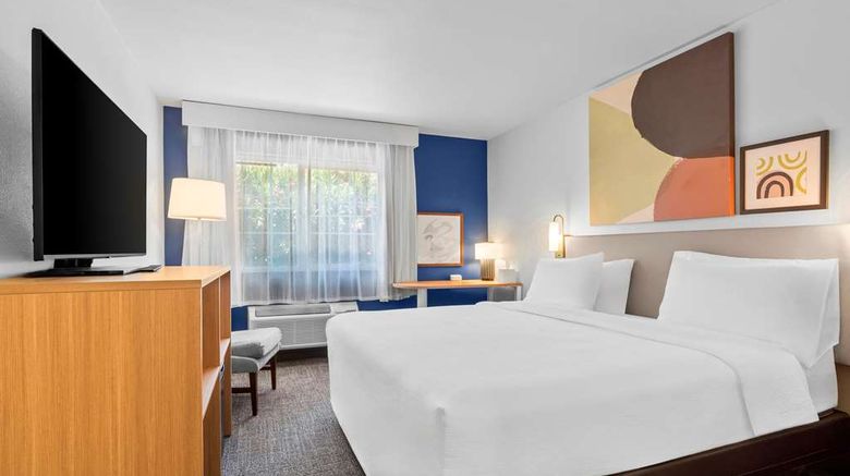 <b>Spark by Hilton Modesto Room</b>. Images powered by <a href="https://iceportal.shijigroup.com/" title="IcePortal" target="_blank">IcePortal</a>.