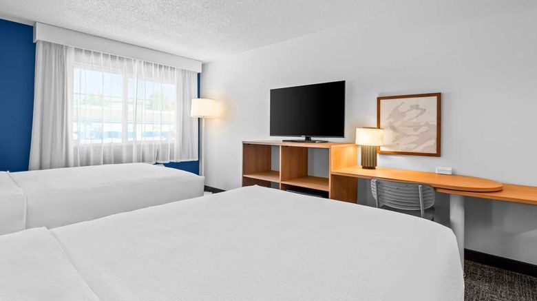 <b>Spark by Hilton Modesto Room</b>. Images powered by <a href="https://iceportal.shijigroup.com/" title="IcePortal" target="_blank">IcePortal</a>.