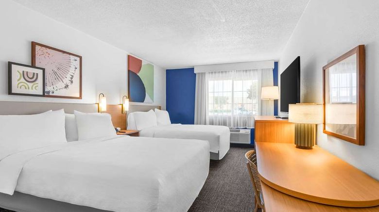 <b>Spark by Hilton Modesto Room</b>. Images powered by <a href="https://iceportal.shijigroup.com/" title="IcePortal" target="_blank">IcePortal</a>.