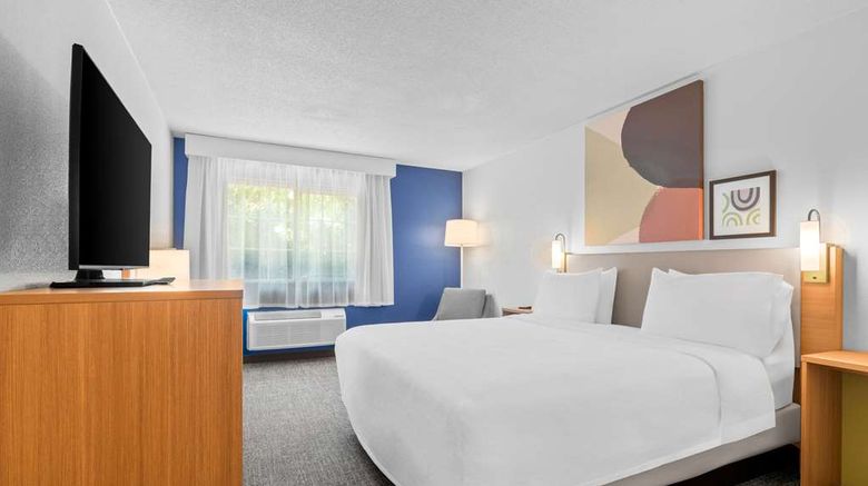 <b>Spark by Hilton Modesto Room</b>. Images powered by <a href="https://iceportal.shijigroup.com/" title="IcePortal" target="_blank">IcePortal</a>.