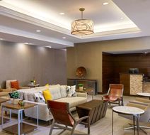 DoubleTree by Hilton Minneapolis Airport Lobby