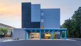 Tru By Hilton Commerce Exterior