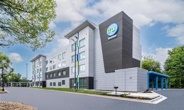 Tru By Hilton Commerce