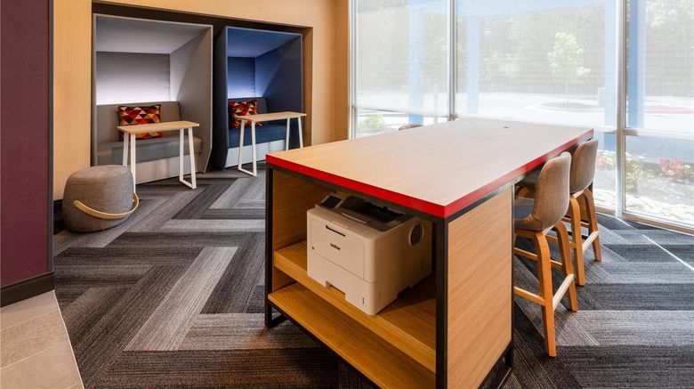 <b>Tru By Hilton Commerce Other</b>. Images powered by <a href="https://iceportal.shijigroup.com/" title="IcePortal" target="_blank">IcePortal</a>.