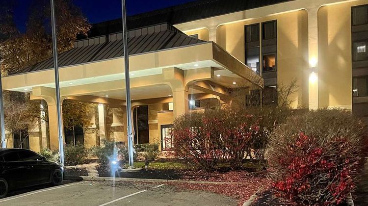 Days Inn by Wyndham Englewood Dayton Apt Exterior