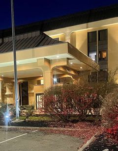 Days Inn by Wyndham Englewood Dayton Apt