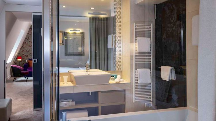 Hotel Etoile Maillot Suite