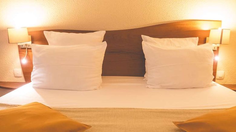 <b>Hotel Des Roches Room</b>. Images powered by <a href="https://iceportal.shijigroup.com/" title="IcePortal" target="_blank">IcePortal</a>.