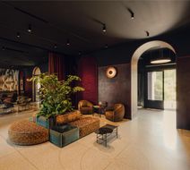 Flaner Hotel Lobby