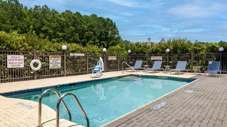 Spark by Hilton Savannah Airport Pool