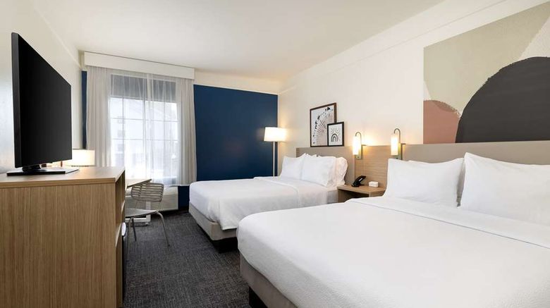 <b>Spark by Hilton Savannah Airport Room</b>. Images powered by <a href="https://iceportal.shijigroup.com/" title="IcePortal" target="_blank">IcePortal</a>.
