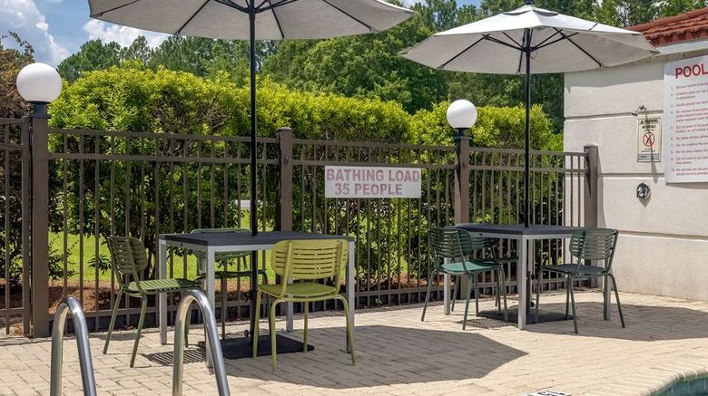 <b>Spark by Hilton Savannah Airport Pool</b>. Images powered by <a href="https://iceportal.shijigroup.com/" title="IcePortal" target="_blank">IcePortal</a>.