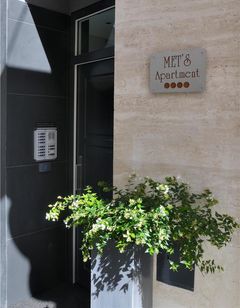 Hotel Metropolitan & Met's Apartment