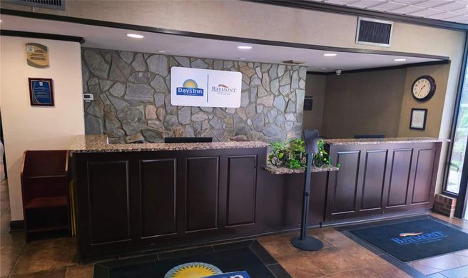 Baymont by Wyndham Culpeper Lobby