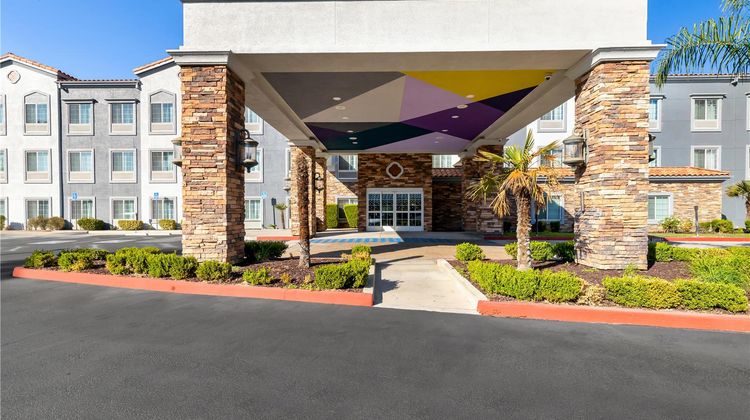 Spark by Hilton Redlands Exterior