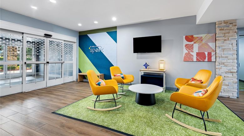 <b>Spark by Hilton Redlands Lobby</b>. Images powered by <a href="https://iceportal.shijigroup.com/" title="IcePortal" target="_blank">IcePortal</a>.