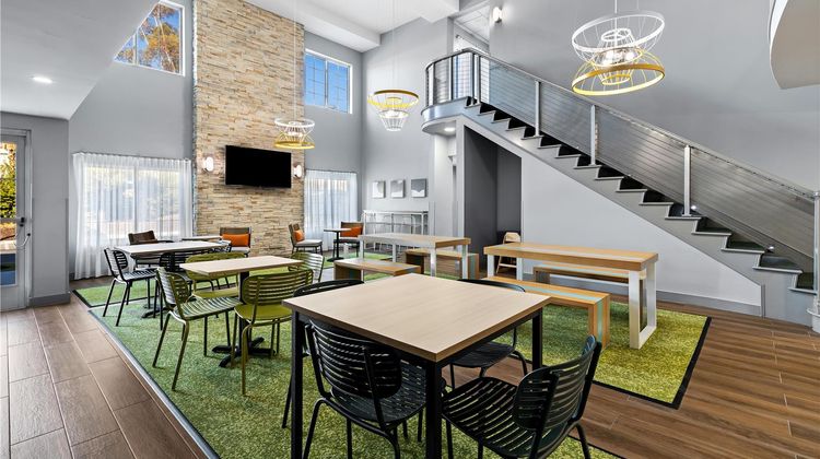 Spark by Hilton Redlands Restaurant