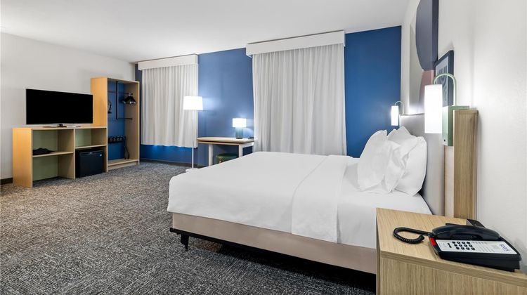 Spark by Hilton Redlands Room