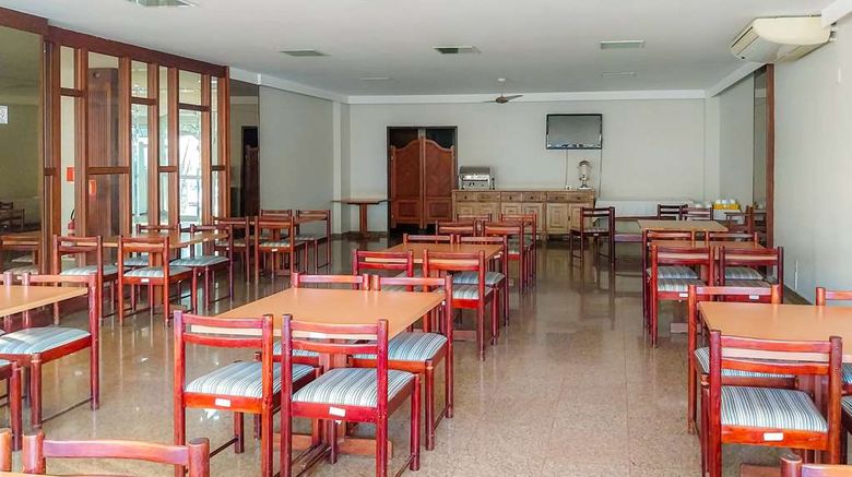 <b>Days Inn by Wyndham Uberlandia Restaurant</b>. Images powered by <a href="https://iceportal.shijigroup.com/" title="IcePortal" target="_blank">IcePortal</a>.