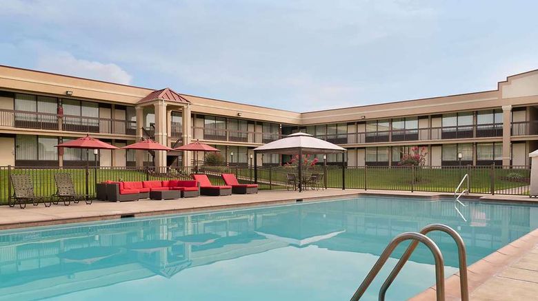 <b>Days Inn by Wyndham Culpeper Pool</b>. Images powered by <a href="https://iceportal.shijigroup.com/" title="IcePortal" target="_blank">IcePortal</a>.
