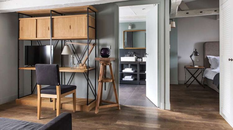 New Hotel Roblin Suite