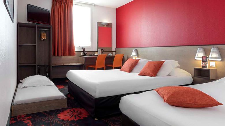 <b>Hotel Clermont Estaing Room</b>. Images powered by <a href="https://iceportal.shijigroup.com/" title="IcePortal" target="_blank">IcePortal</a>.
