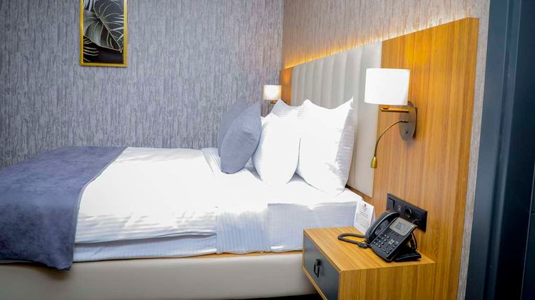 <b>Best Western Premier DJ Hotel Room</b>. Images powered by <a href="https://iceportal.shijigroup.com/" title="IcePortal" target="_blank">IcePortal</a>.