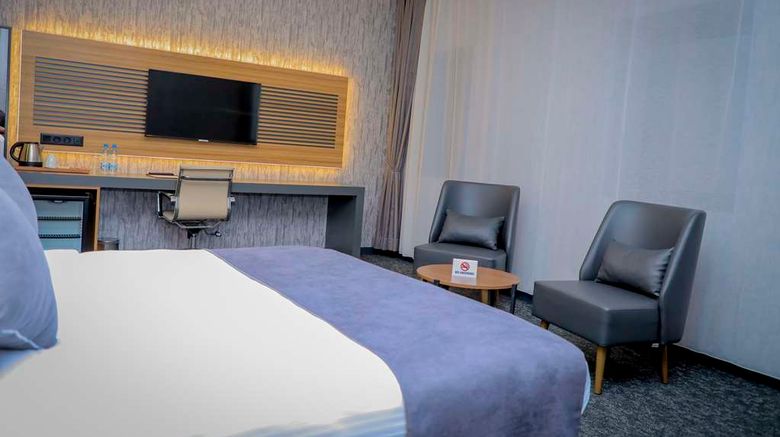 <b>Best Western Premier DJ Hotel Room</b>. Images powered by <a href="https://iceportal.shijigroup.com/" title="IcePortal" target="_blank">IcePortal</a>.