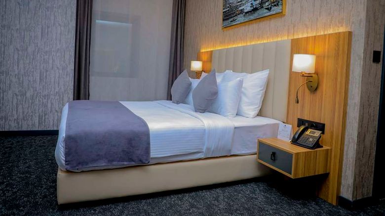 <b>Best Western Premier DJ Hotel Room</b>. Images powered by <a href="https://iceportal.shijigroup.com/" title="IcePortal" target="_blank">IcePortal</a>.
