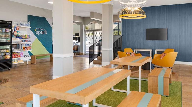 <b>Spark by Hilton Ormond Beach Oceanfront Lobby</b>. Images powered by <a href="https://iceportal.shijigroup.com/" title="IcePortal" target="_blank">IcePortal</a>.