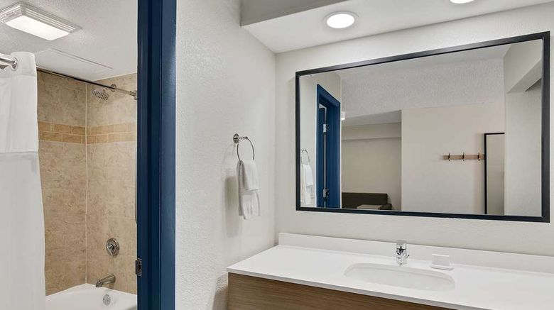 <b>Spark by Hilton Ormond Beach Oceanfront Room</b>. Images powered by <a href="https://iceportal.shijigroup.com/" title="IcePortal" target="_blank">IcePortal</a>.
