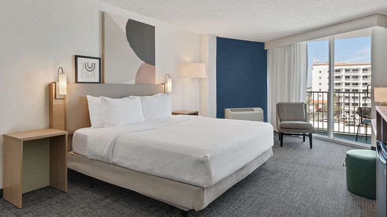 <b>Spark by Hilton Ormond Beach Oceanfront Room</b>. Images powered by <a href="https://iceportal.shijigroup.com/" title="IcePortal" target="_blank">IcePortal</a>.