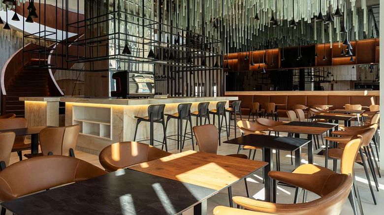<b>Radisson Hotel Tunis City Center Restaurant</b>. Images powered by <a href="https://iceportal.shijigroup.com/" title="IcePortal" target="_blank">IcePortal</a>.