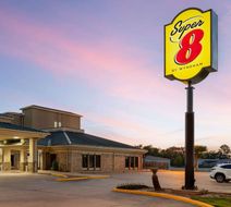 Super 8 by Wyndham Alexandria Exterior