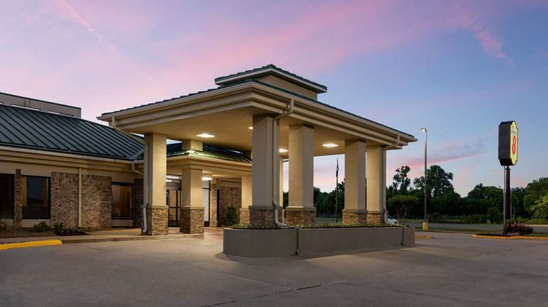 <b>Super 8 by Wyndham Alexandria Exterior</b>. Images powered by <a href="https://iceportal.shijigroup.com/" title="IcePortal" target="_blank">IcePortal</a>.