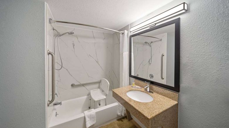 <b>Super 8 by Wyndham Alexandria Room</b>. Images powered by <a href="https://iceportal.shijigroup.com/" title="IcePortal" target="_blank">IcePortal</a>.