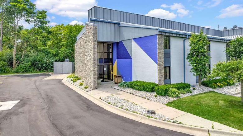 Spark by Hilton Plymouth Exterior. Images powered by <a href="https://iceportal.shijigroup.com" target="_blank" rel="noopener">Ice Portal</a>.