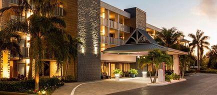 Spark by Hilton Siesta Key Gateway Exterior