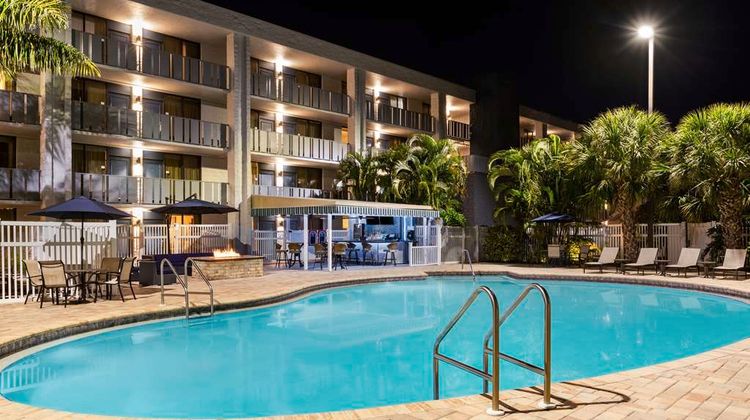 Spark by Hilton Siesta Key Gateway Pool