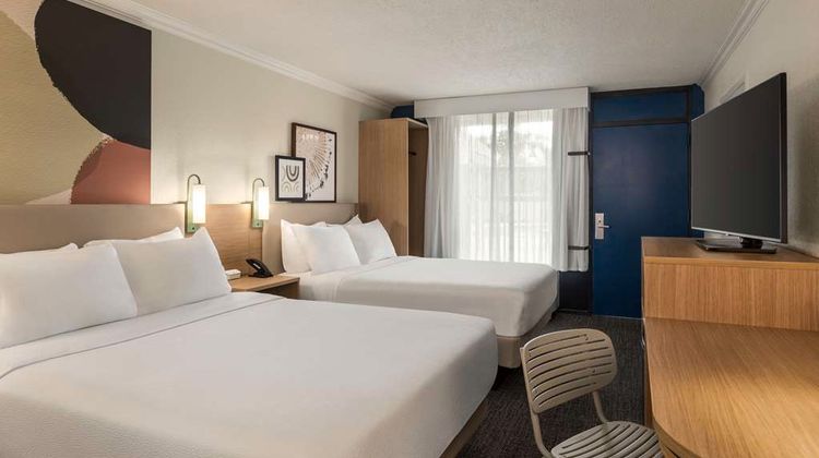 Spark by Hilton Siesta Key Gateway Room