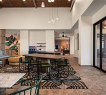 Hampton Inn & Suites Maui North Shore Lobby