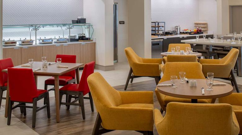 <b>Hilton Garden Inn Tacoma Downtown Restaurant</b>. Images powered by <a href="https://iceportal.shijigroup.com/" title="IcePortal" target="_blank">IcePortal</a>.