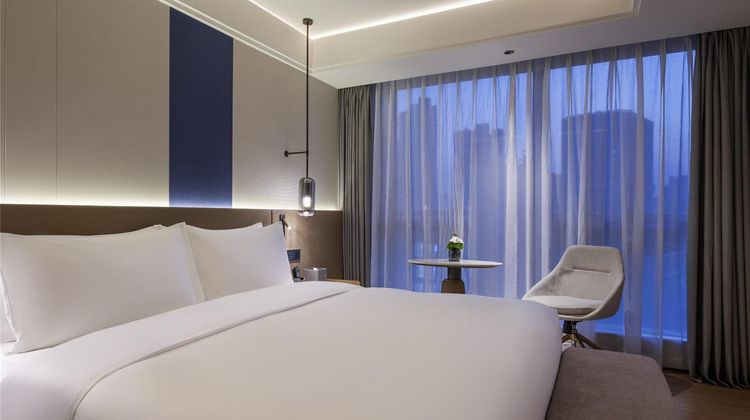 Novotel Shanghai JingAn Suite